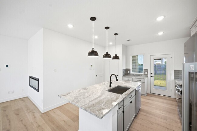 Building Photo - 21202 Creeping Bentgrass Dr