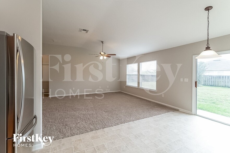 Building Photo - 2878 Woodstone Dr