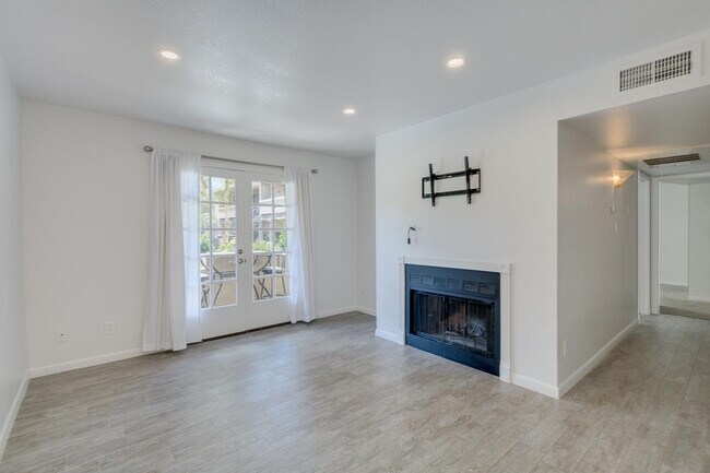 Building Photo - 5995 N 78th St