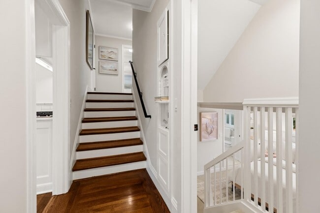 Building Photo - 105 Pepper Ave