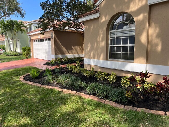 Building Photo - 1073 Siena Oaks Cir E