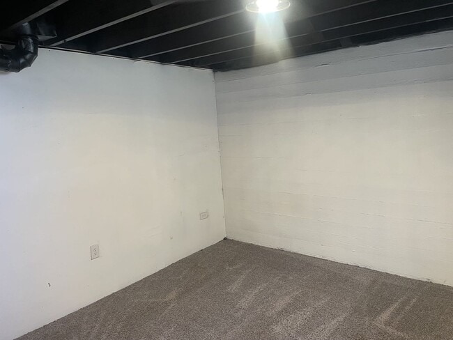 Building Photo - Charming 3-bedroom house