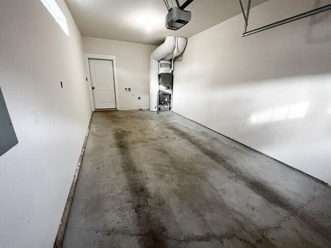 Building Photo - HONEYBEE5727-5729