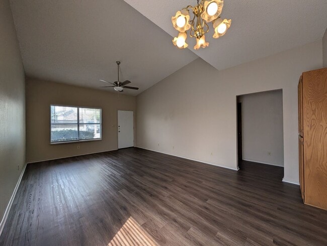 Building Photo - LOCATION!! On Wood Rd -Off Landa  / Fridge / Covered Back Patio / No Carpet / NBISD