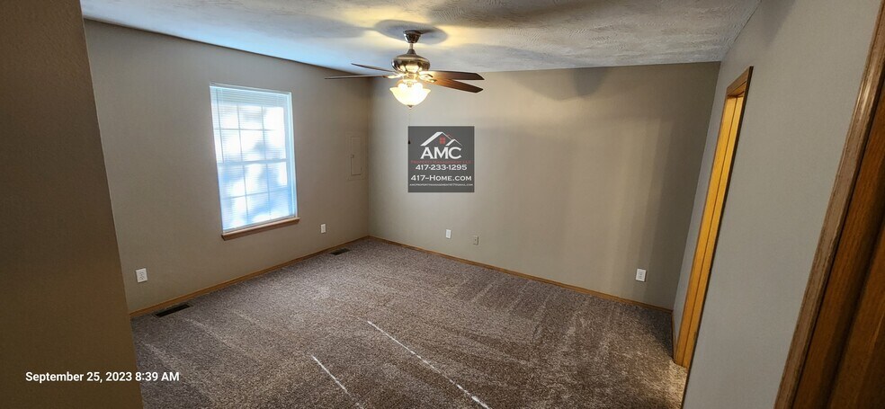 Master Bedroom - 106 S Maple St