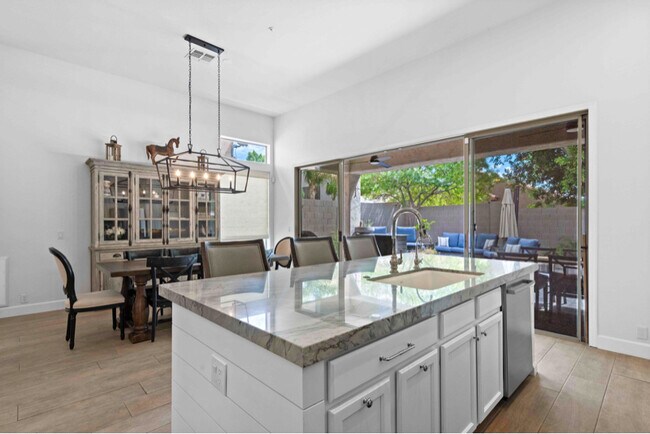 Building Photo - 7673 E Sands Dr