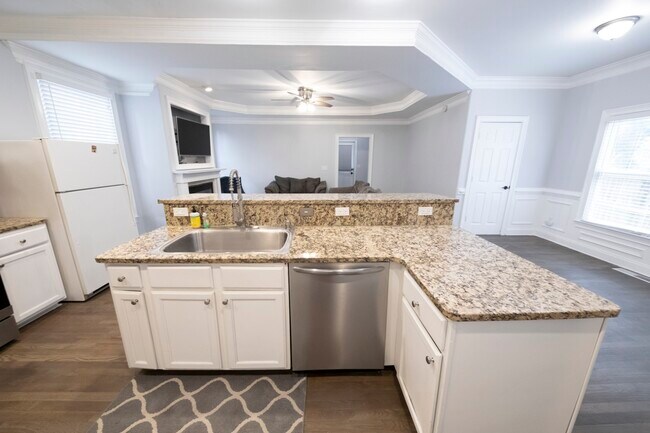 Building Photo - 964 Hank Aaron Dr SE