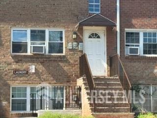 Building Photo - 392 College Dr E