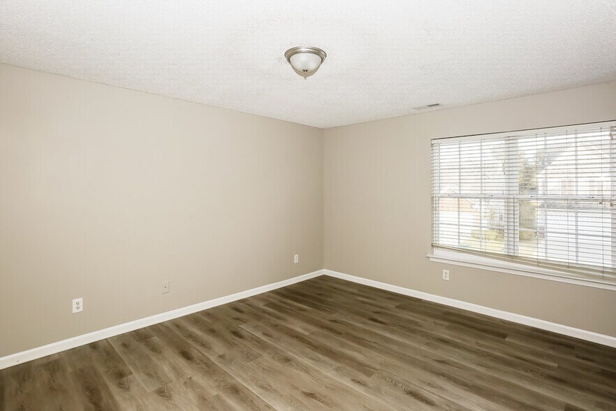 Building Photo - 10324 Wakerobin Ln