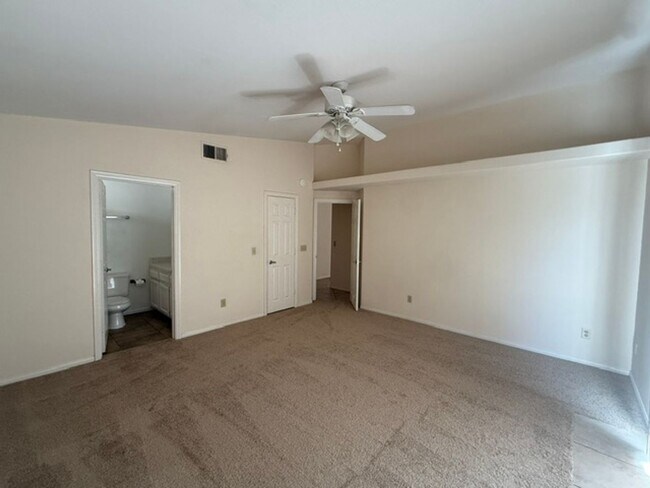Building Photo - 52765 Avenida Diaz