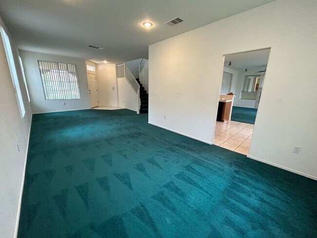 Building Photo - A Fabulous 3 Bedroom Home in Seven Hills