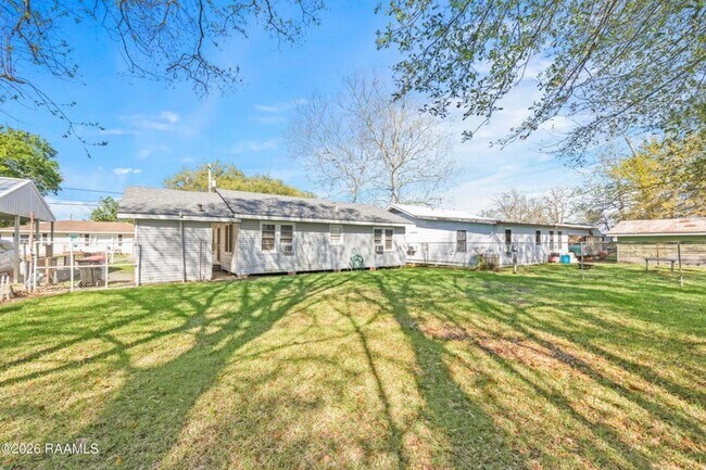Building Photo - FOR RENT in LAFAYETTE!