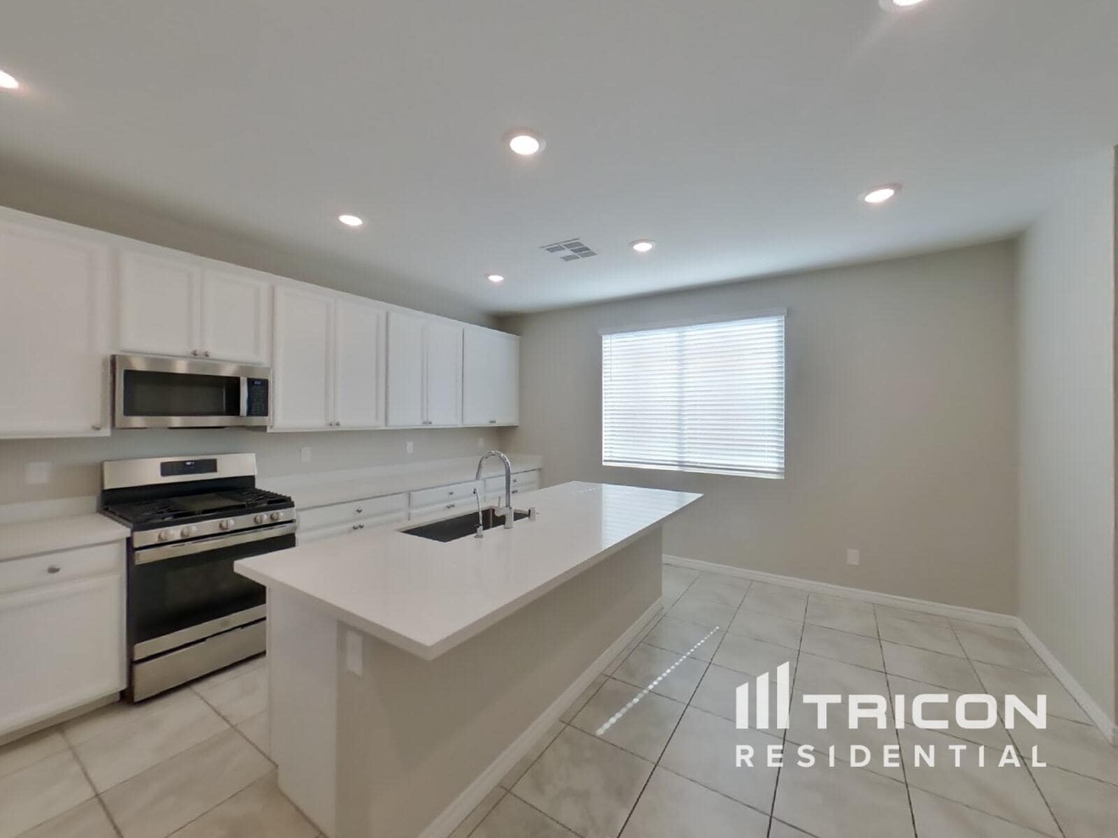 Building Photo - 6563 Smithville Ave