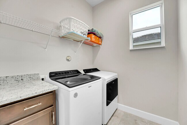 Building Photo - 5530 Macoon Wy