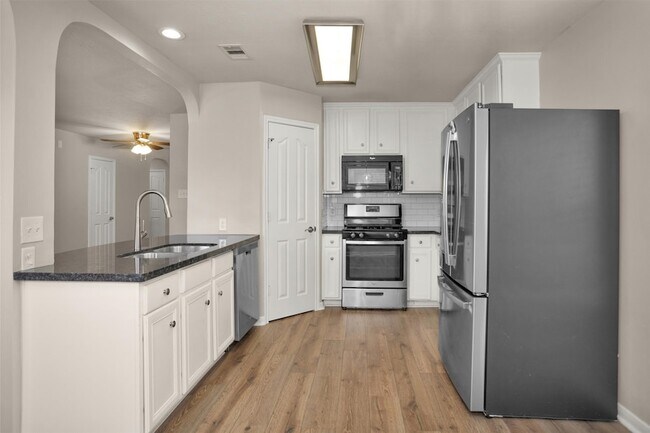 Building Photo - 32102 Decker Oaks Dr