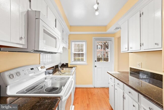 Building Photo - 3436 S Utah St