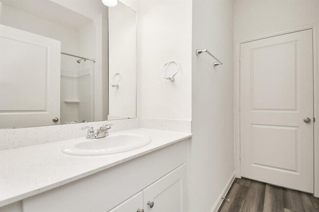 Building Photo - 7807 Royalwood Dr