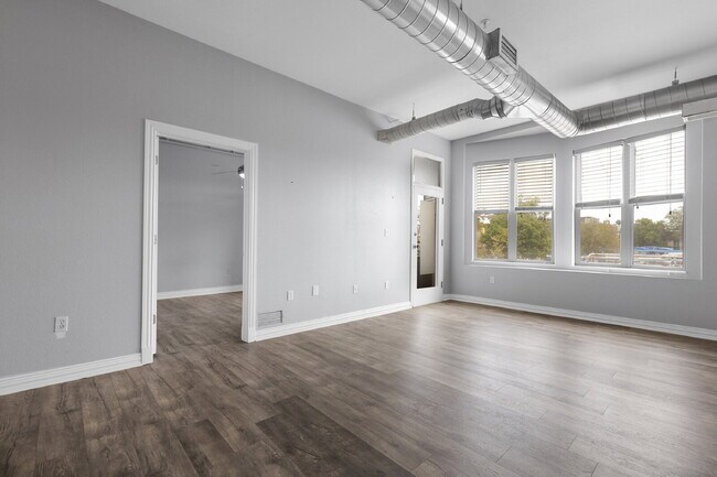 Building Photo - $1,530.00 - 1 Bed, 1 Bath Condo in Denver in Great Location!