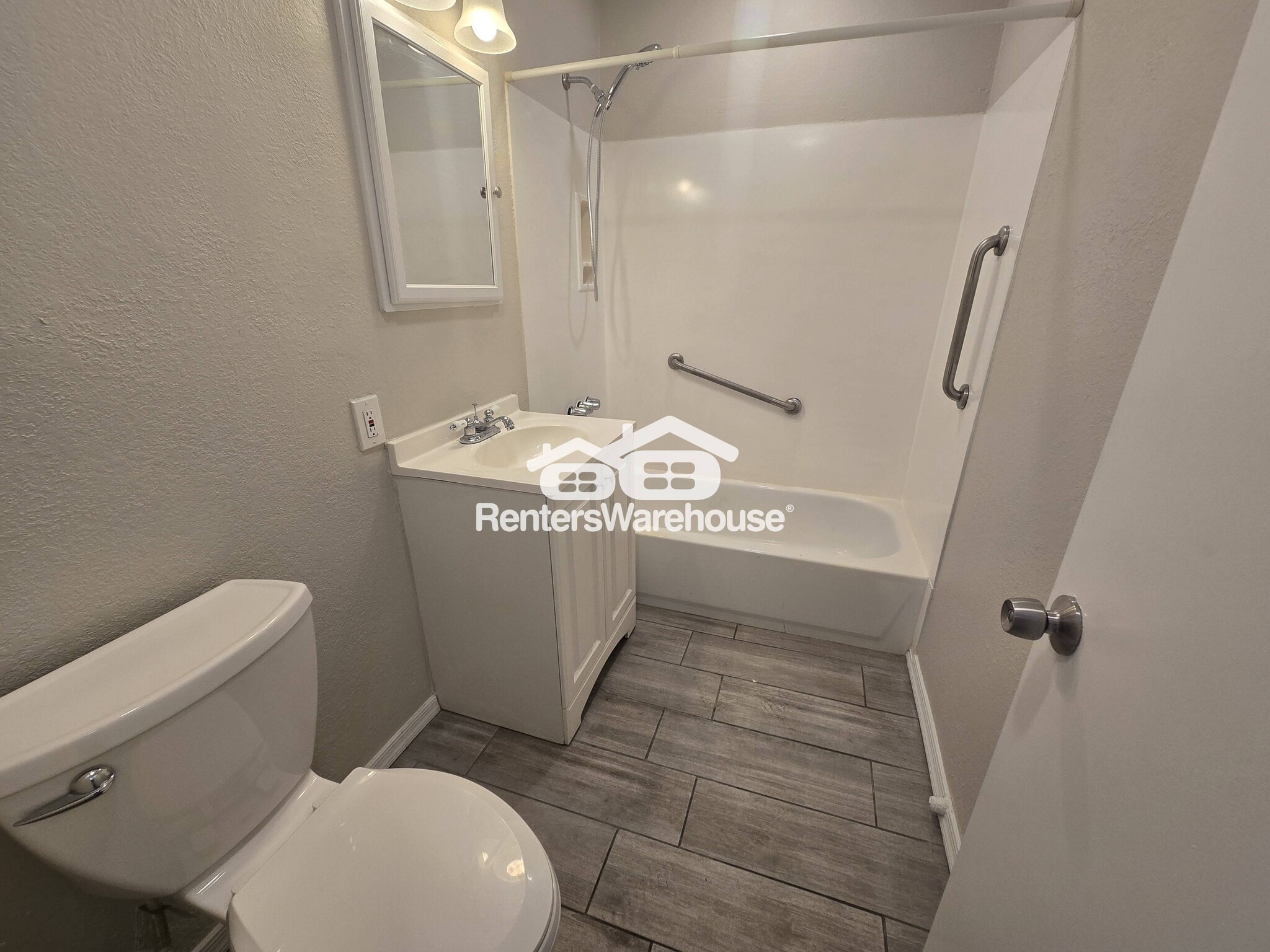 Building Photo - 1720 E Portland St