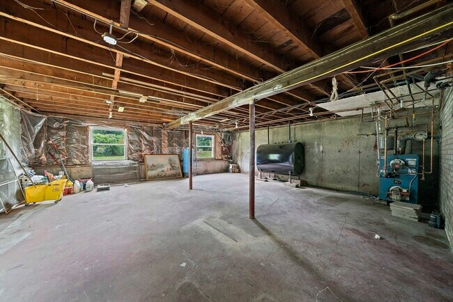 Building Photo - 334 N Main St