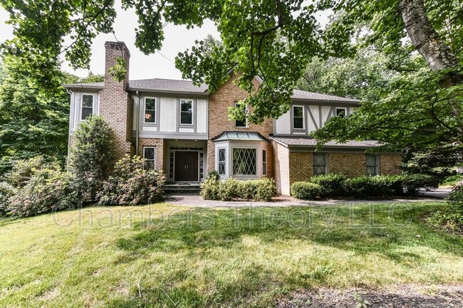 Building Photo - 2030 Spring Branch Dr