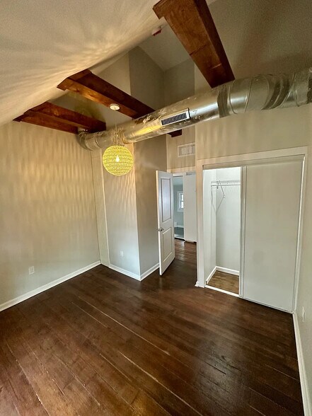 Building Photo - 1619 Starkweather Ave