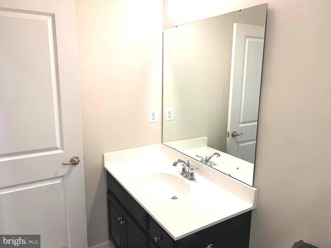 Building Photo - 9606 Julia Ln