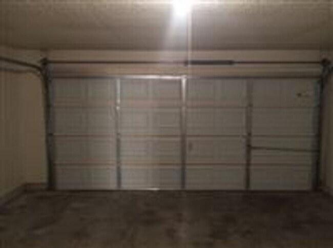 Building Photo - 2127 Hidden Hill Dr