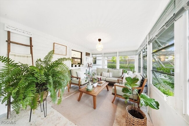 Building Photo - 4548 Genoa Ave