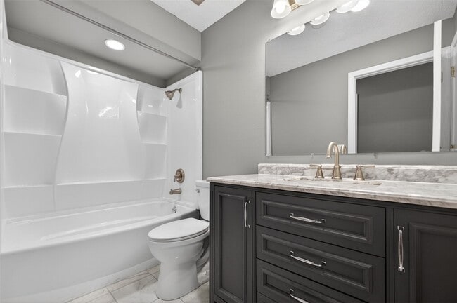 Building Photo - 495 Baywillow Dr