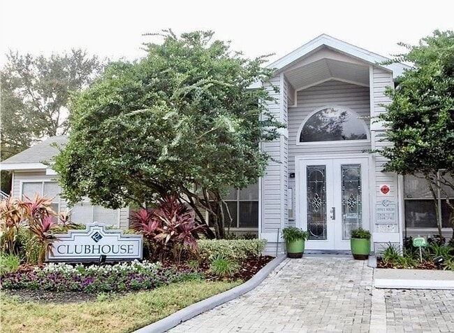 Building Photo - Beautiful 1 bed 1 bath condo in pristine location in Lake Mary