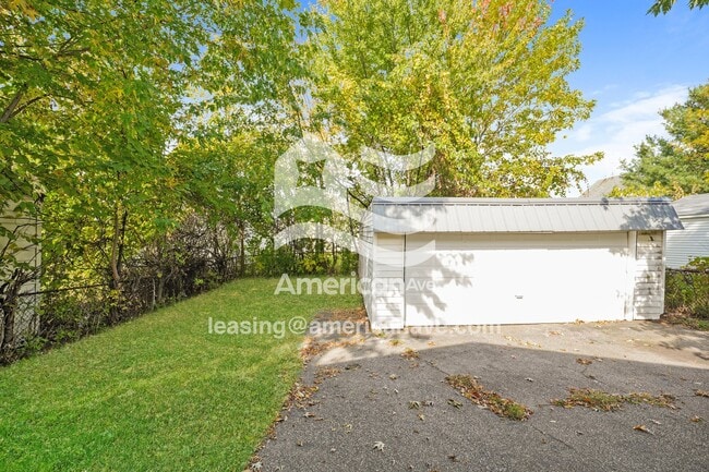 Building Photo - 12406 Emery Ave