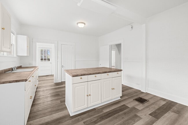 Building Photo - 1635 43rd Street Ensley