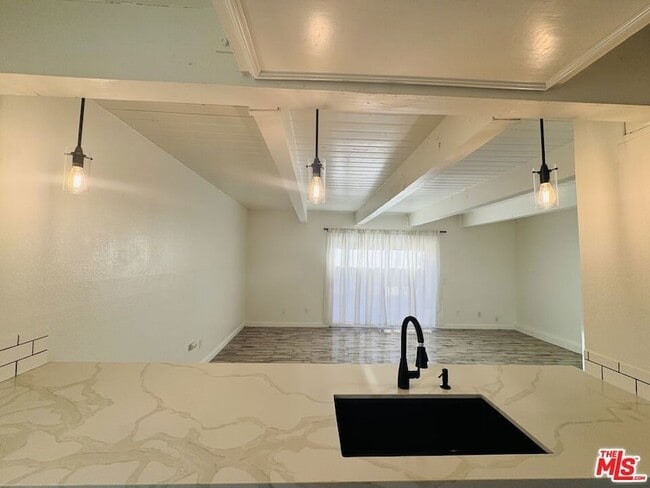 Building Photo - 43609 Stanridge Ave