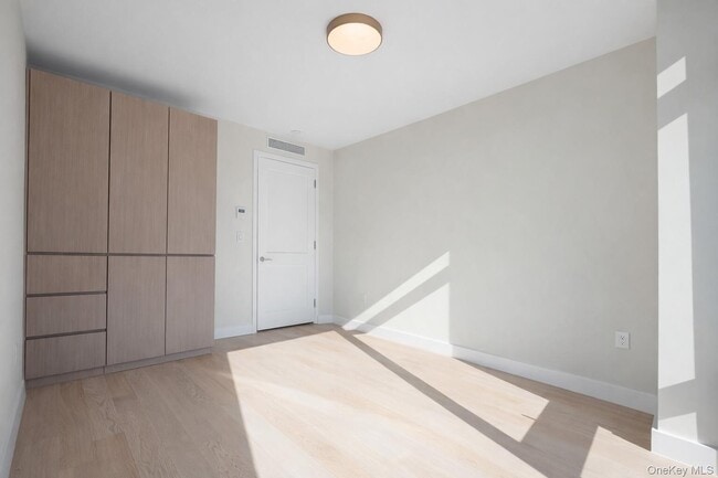 Building Photo - 38-20 Parsons Blvd