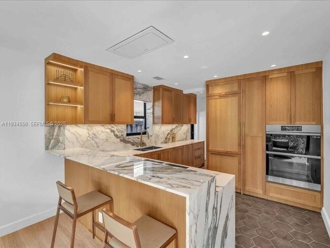 Building Photo - 920 W 47th Ct