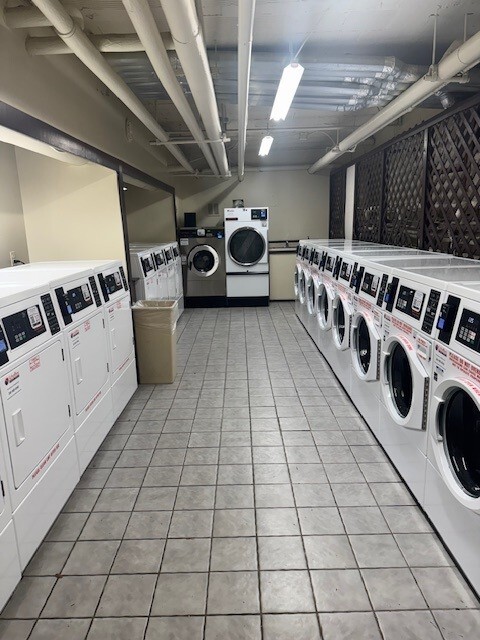 Laundry Room - 4360 N Pershing Dr
