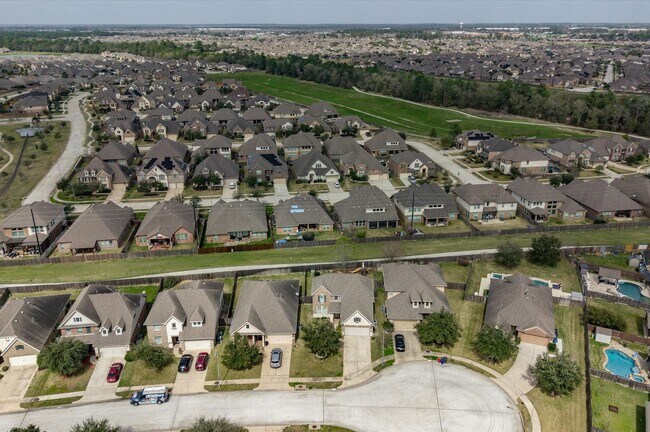 Building Photo - 13310 Cypress Palms Court