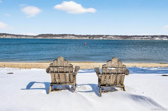 Building Photo - 336 Centre Island Rd