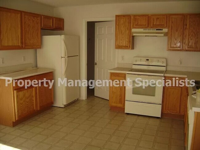Building Photo - 826 Battery Pointe Dr
