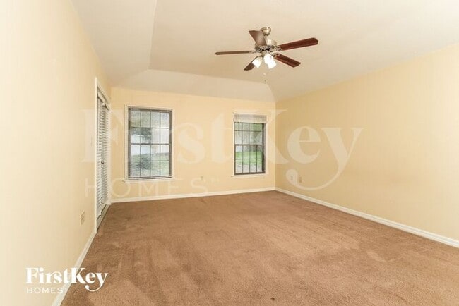 Building Photo - 4911 Stonecrest Dr