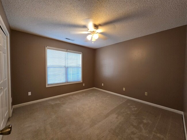 Building Photo - 385 Wildwood Ave