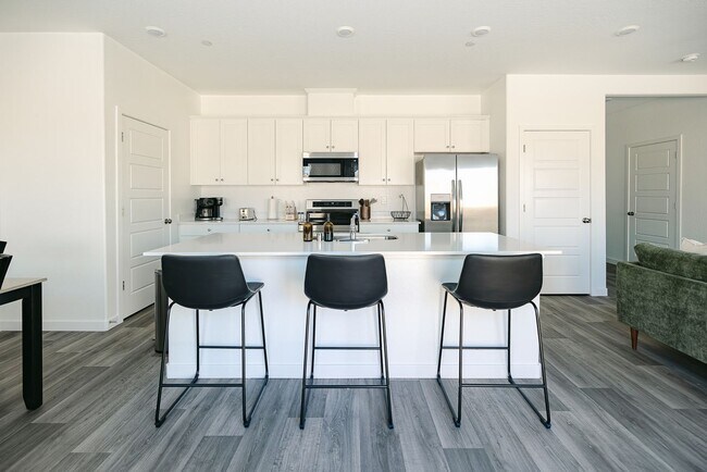 Building Photo - BRAND NEW 4/2.5 Lennar In Riverstone Community