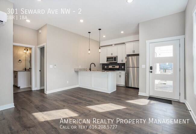 Building Photo - 301 Seward Ave NW