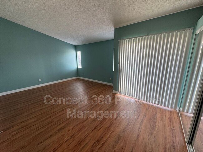 Building Photo - 770 W Almond St
