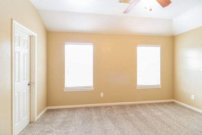 Building Photo - 4935 N Cancun Dr