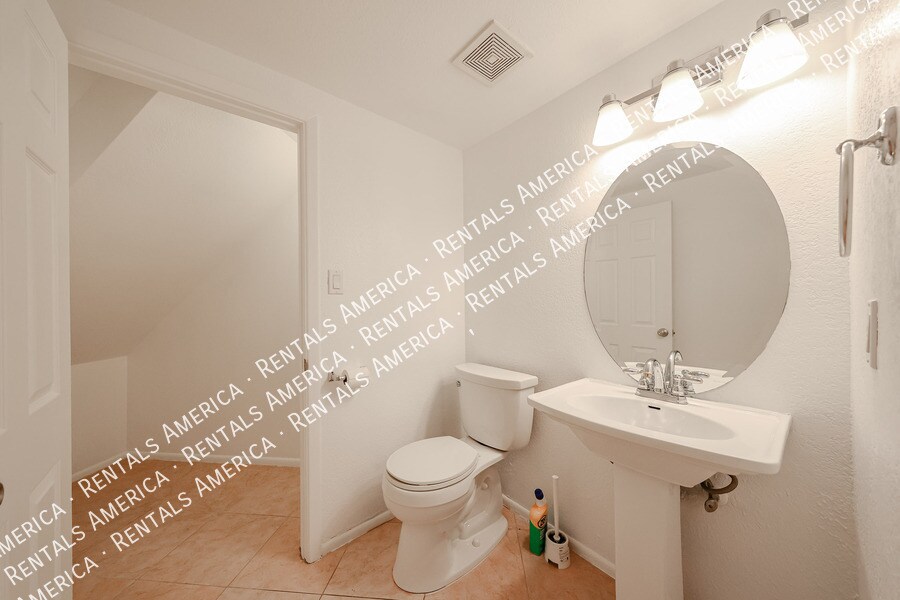 Building Photo - 4120 W Calavar Rd