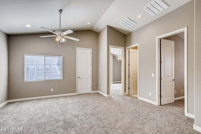 Building Photo - 3043 N 33rd Pl