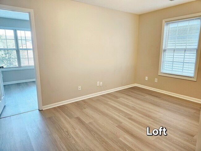 Building Photo - 680 Lucille Dr