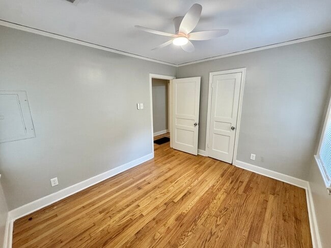 Building Photo - 907 Echles St